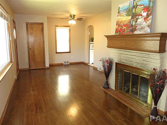 3rd image of 2509 N Gale Ave