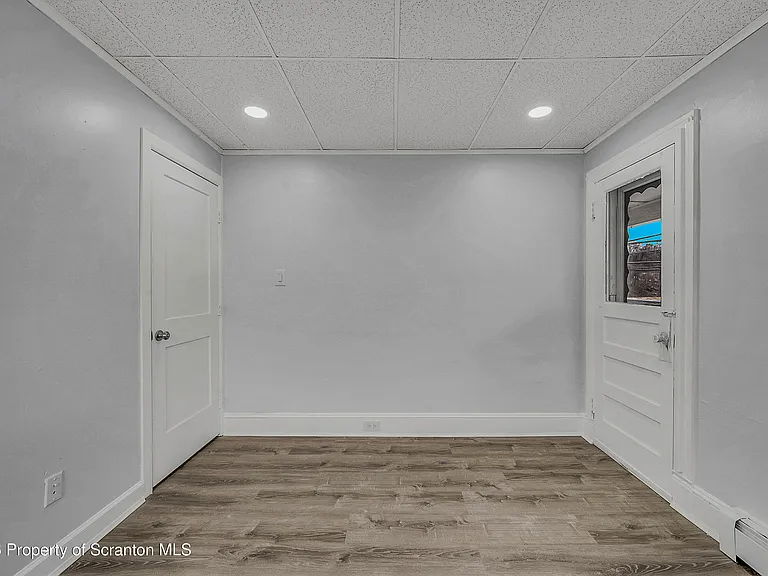 8 Green Ridge St #2 — Photo 7