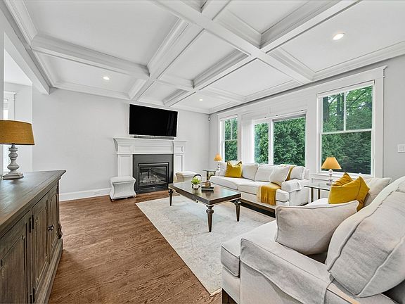 5th image of 7 Bemis Rd