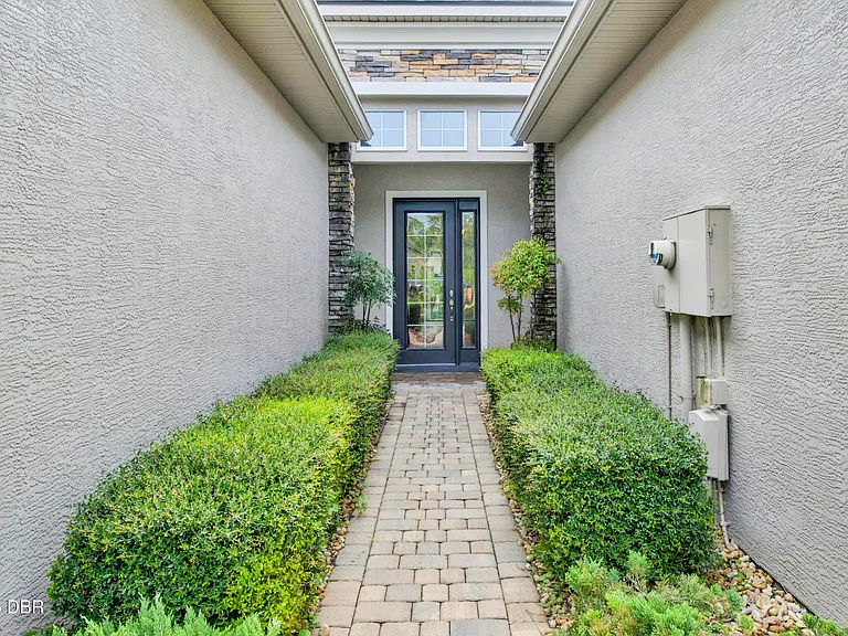 802 Aldenham Ln — Photo 4