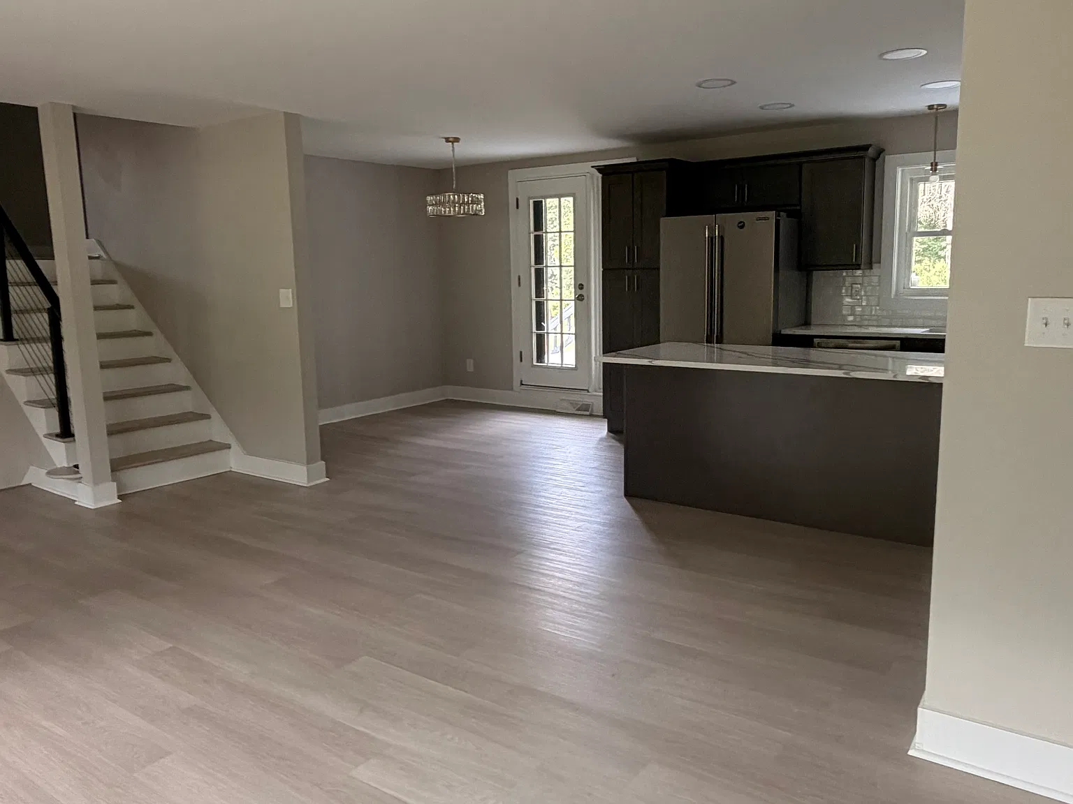 3 bed, 2.5 bath, 2383 sqft, $2,750 — Photo 4