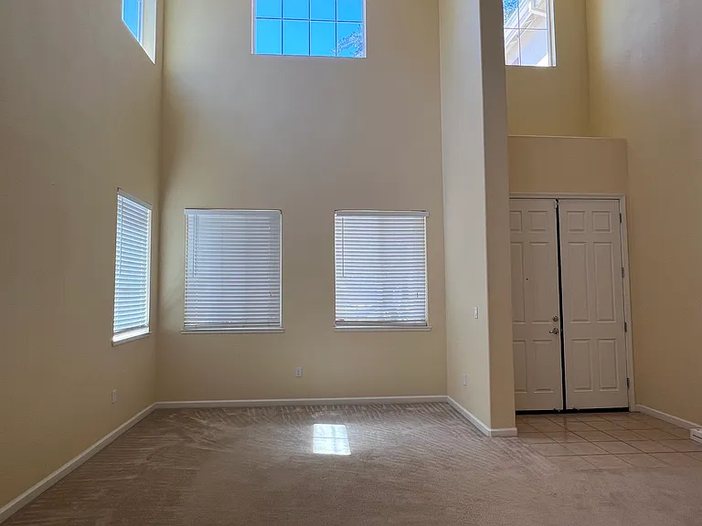 771 Cathedral Way — Photo 5