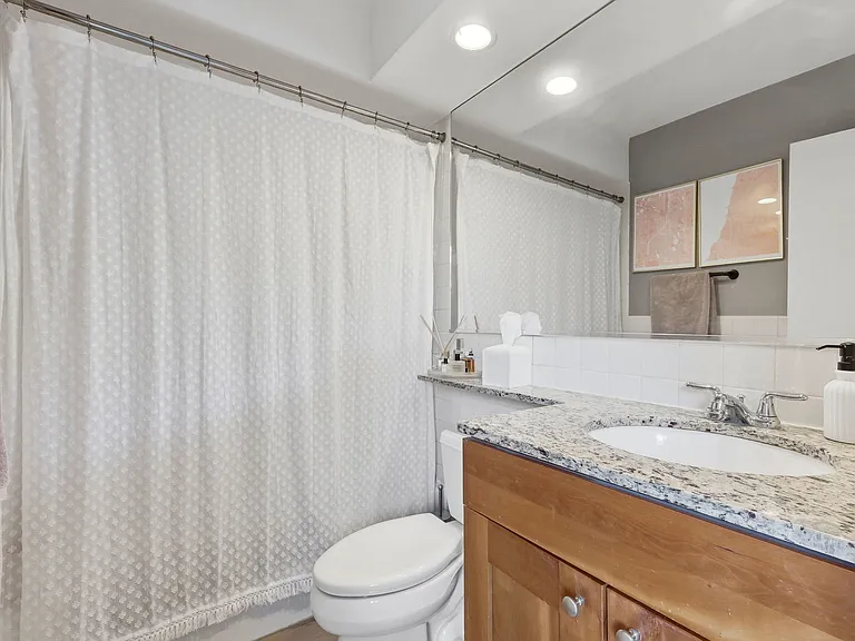 3033 N Sheridan Rd #1609 — Photo 8
