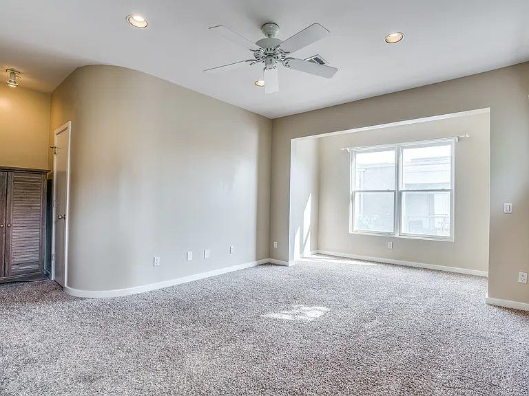 4100 Travis St #8 — Photo 17