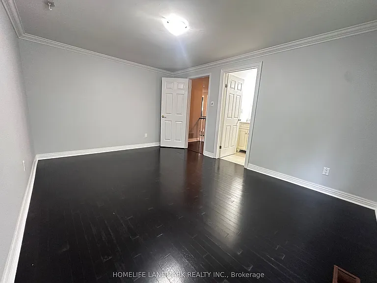 3 Padget Pl — Photo 11