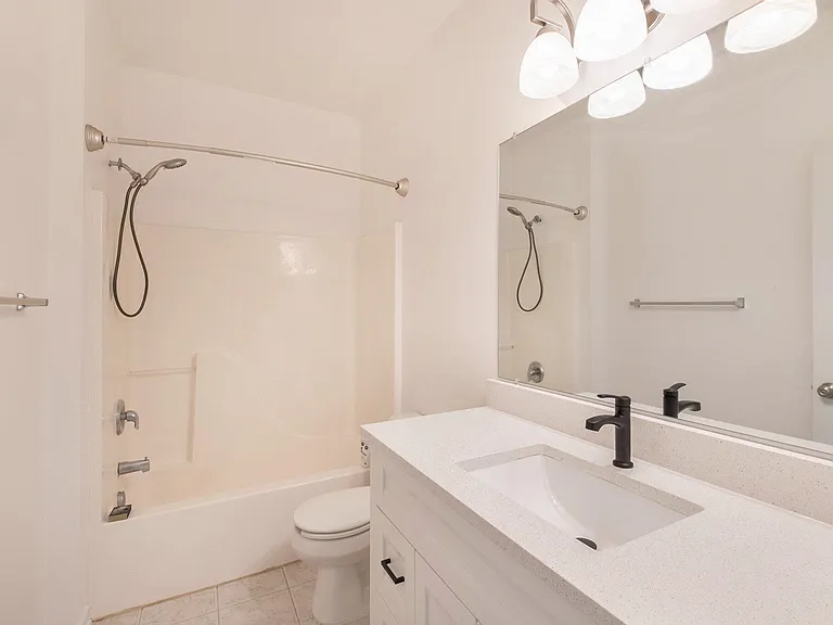 2925 N Knightsbridge Cir — Photo 27
