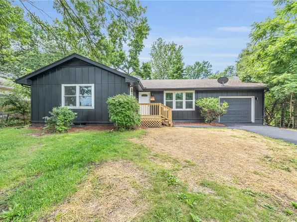 6901 Fairlane Dr, Kansas City, MO 64134