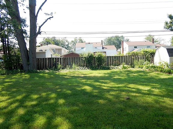 4th image of 74 Nadon Pl