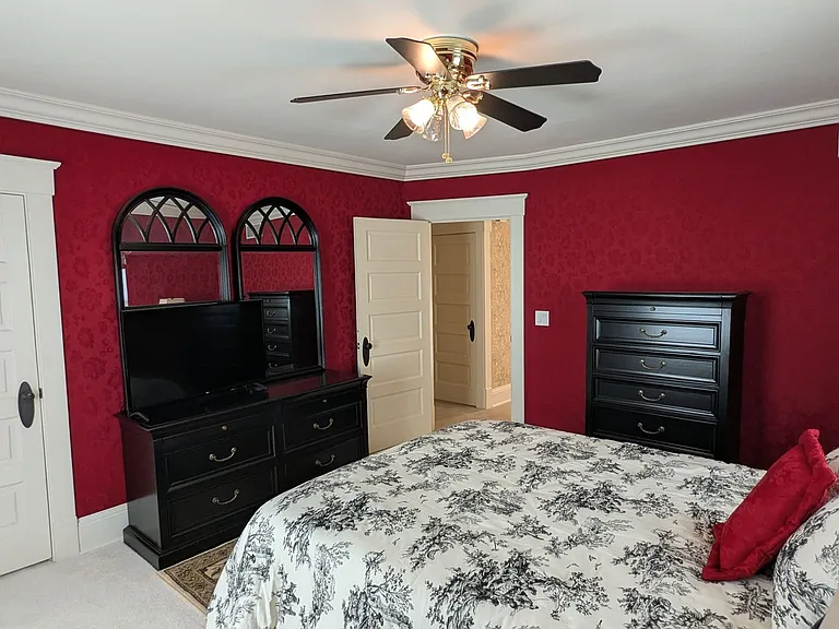 212 Chestnut Ave NE — Photo 36