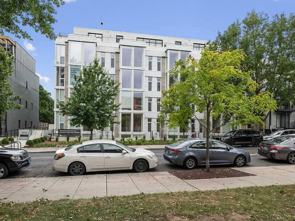 Building Photo 2