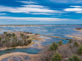 38 Brimmer Ln, Hampton Falls, NH 03844