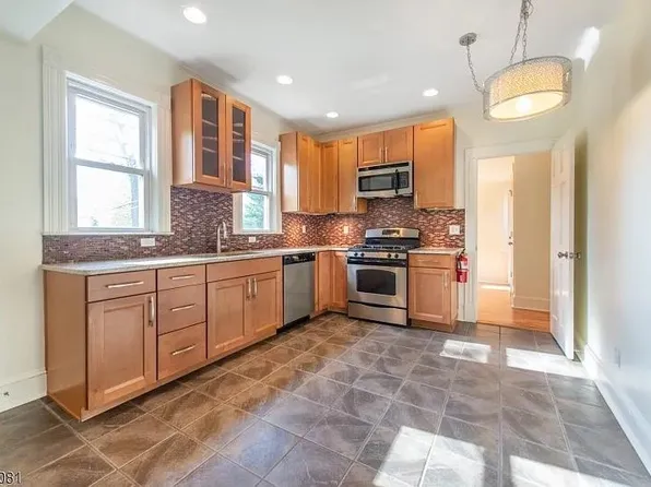 55 Mountain Ave APT 1, Summit, NJ 07901