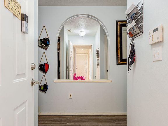 4th image of 805 Country Club Dr SE APT 1G