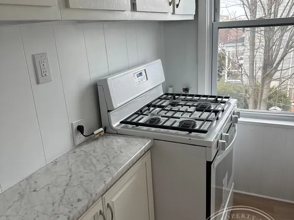 33 16th St, 33 16th St #2, Fall River, MA 02723