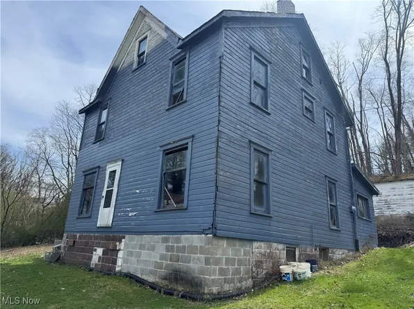 13 State St, Salineville, OH 43945
