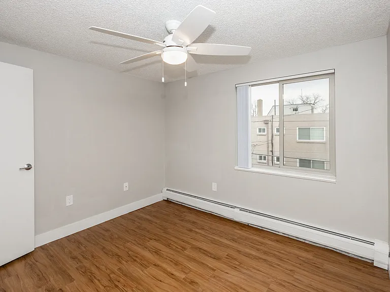 60 South — Photo 26