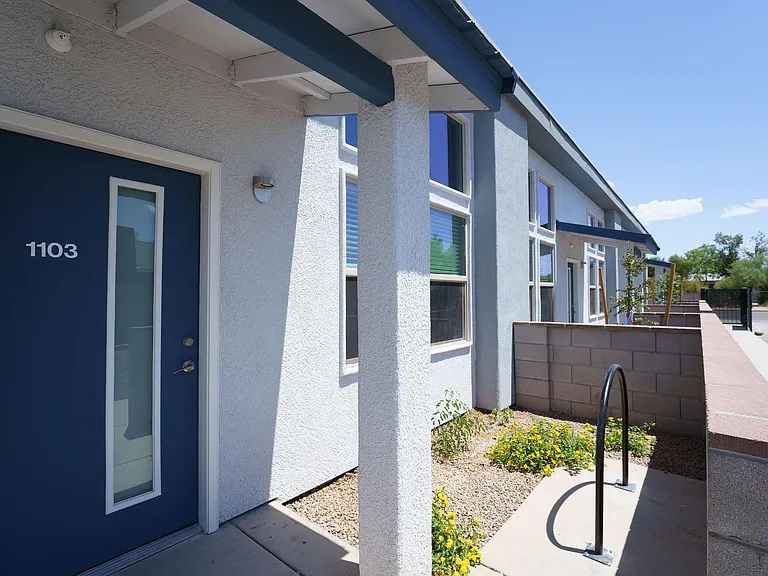 517 E Calle Arizona — Photo 28