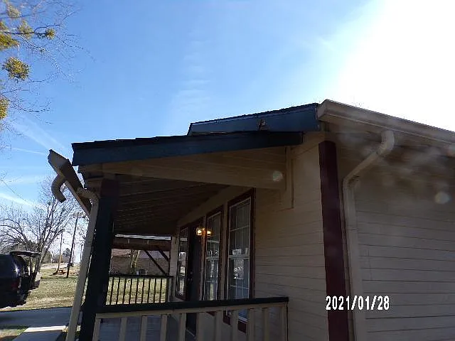 610 E High St — Photo 39