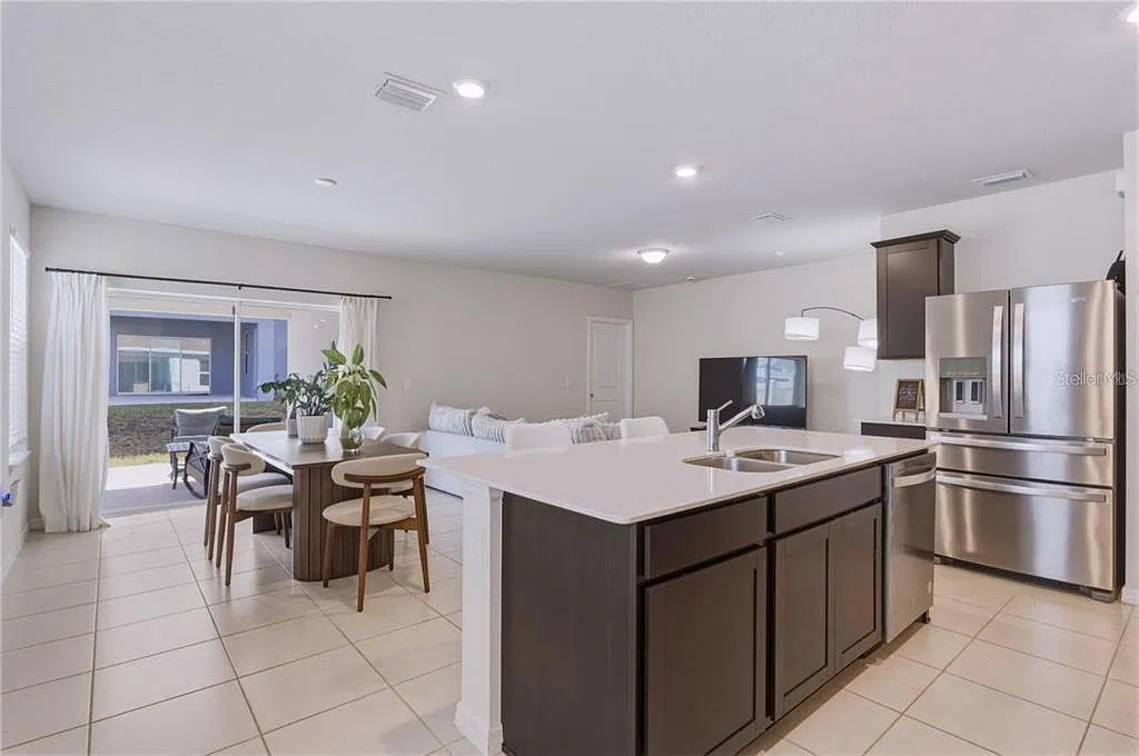 4 bed, 2.0 bath, 1531 sqft, $2,400 — Photo 3