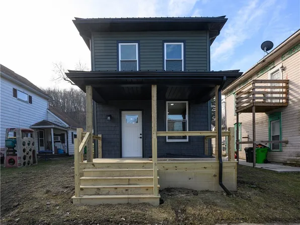 530 E High St, Uhrichsville, OH 44683