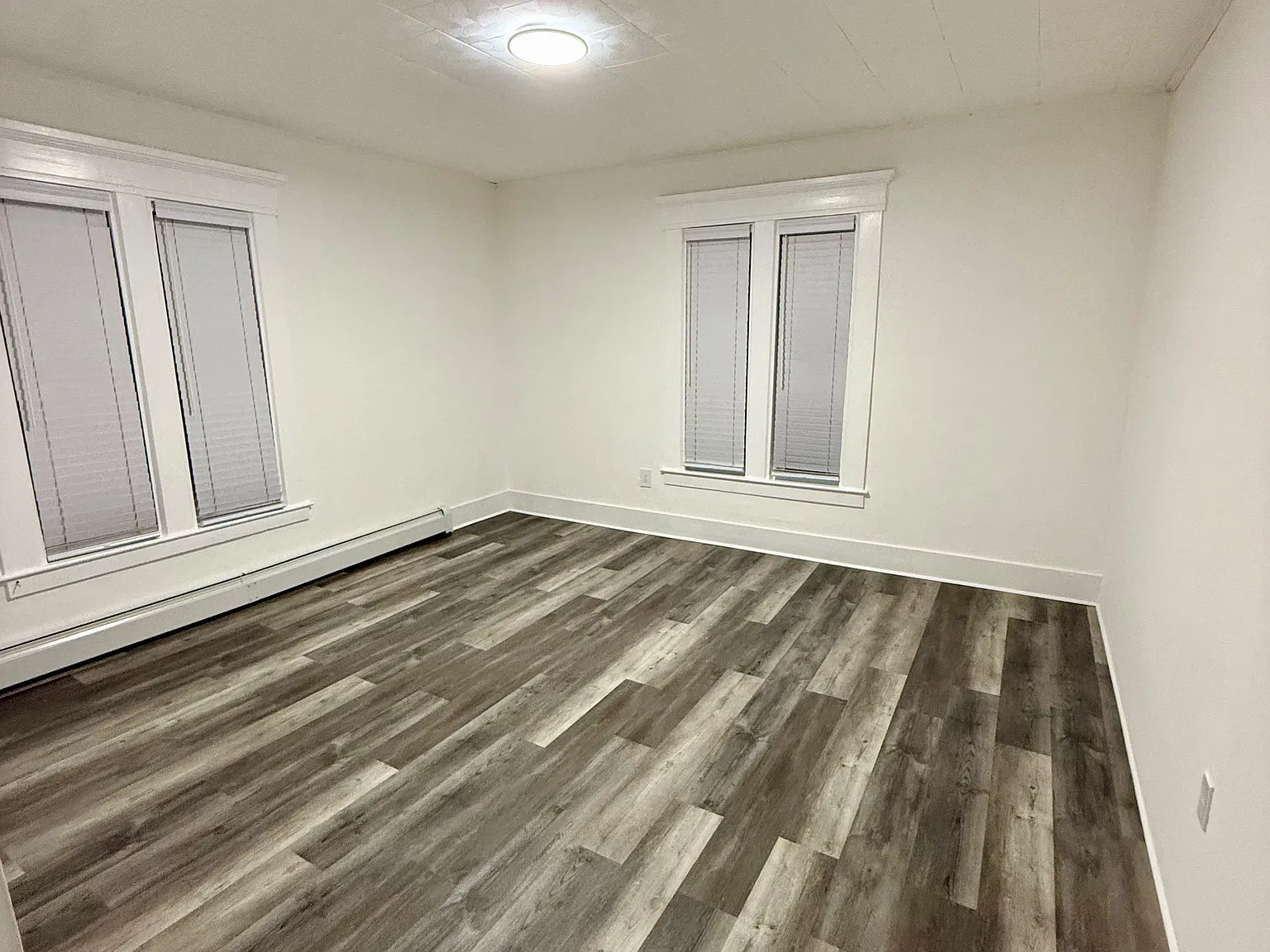 3 bed, $2,400 — Photo 2