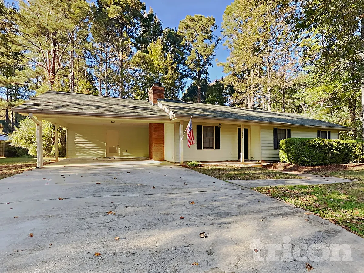 Building Photo - 3959 Grove Trl