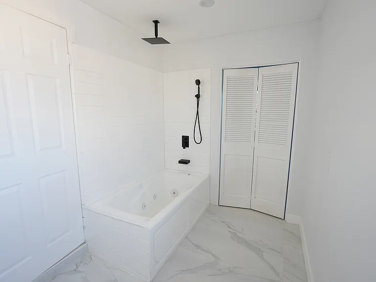 4545 W Columbia Way — Photo 28