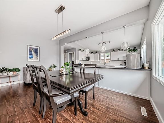 5th image of 5519 E Buckthorn Rd NW