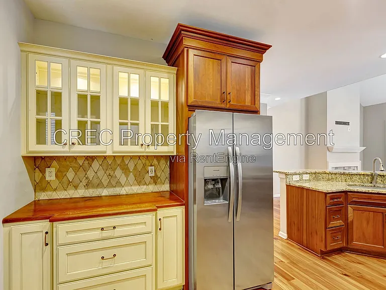 1071 Barfield St — Photo 11