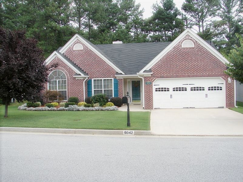 Beautiful brick-front 