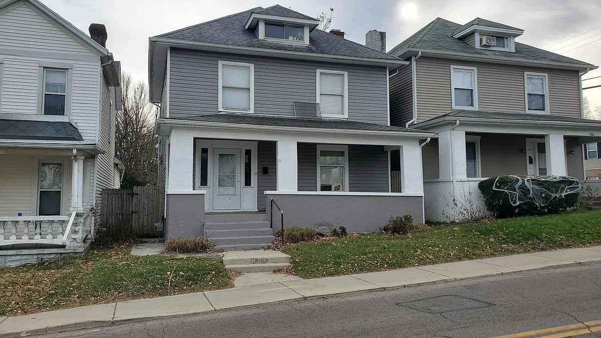 Building Photo - 804 E Stewart St