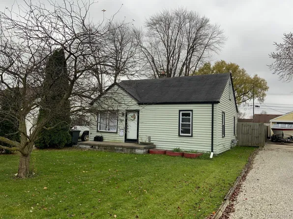 23960 Trombley St, Clinton Township, MI 48035
