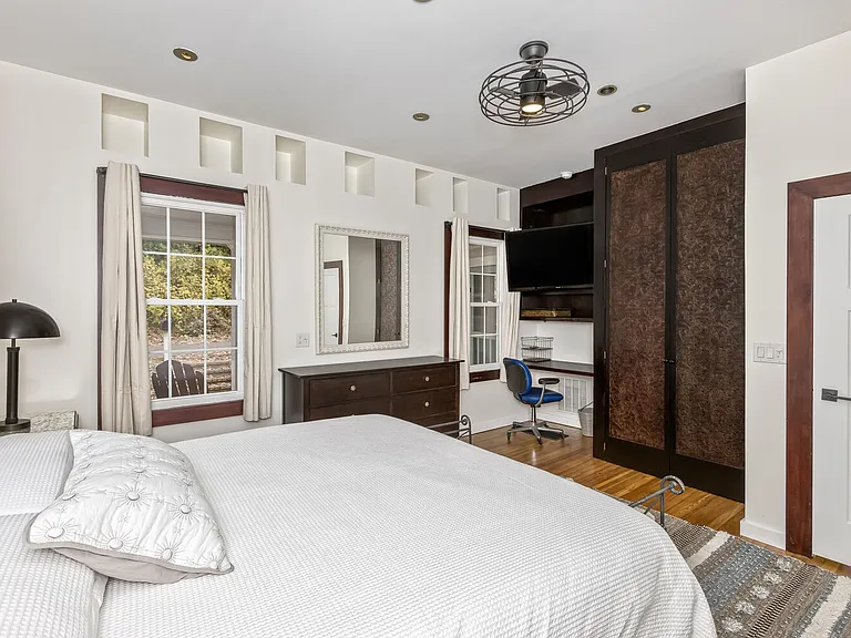 13 Parker Rd — Photo 17