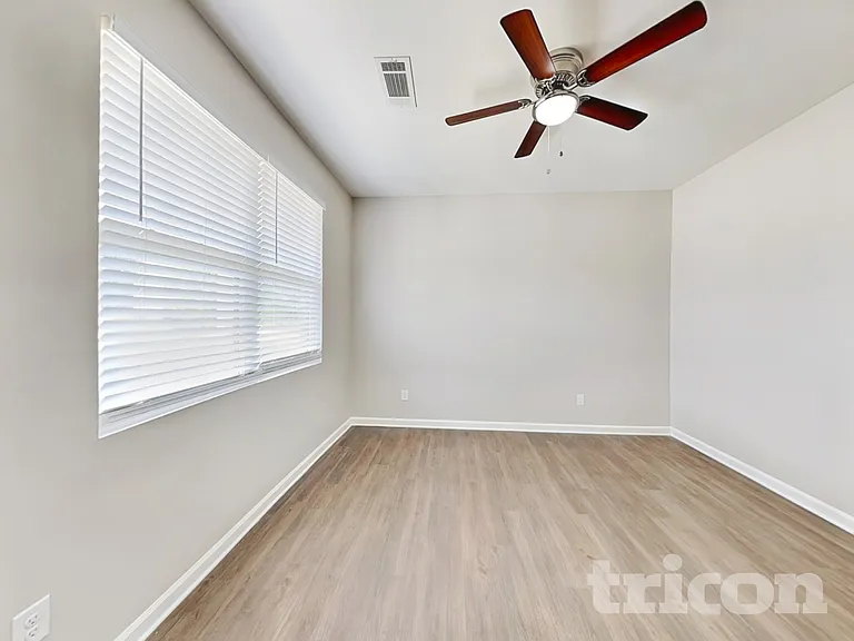 1008 Eldon Ln — Photo 18