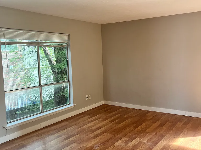 4429 Bowser Ave #105 — Photo 11