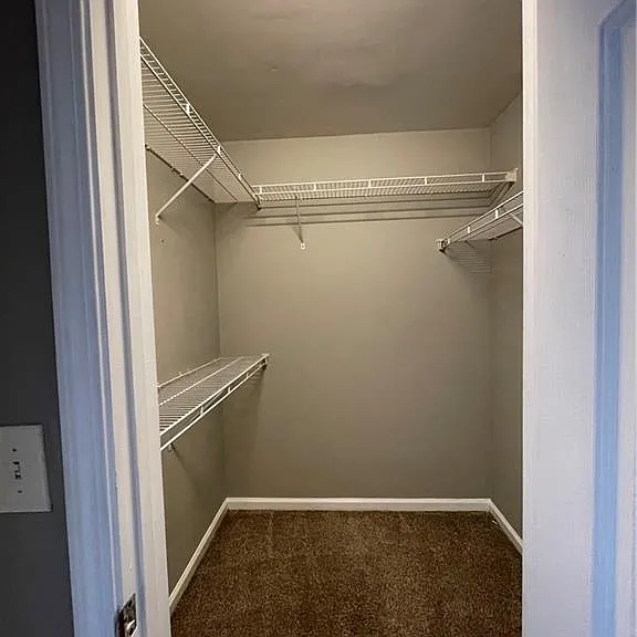 980 Prestwyck Ct — Photo 15
