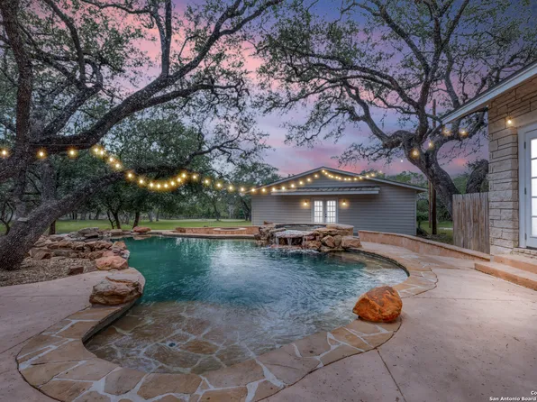 9777 OAKLAND RD, San Antonio, TX 78240