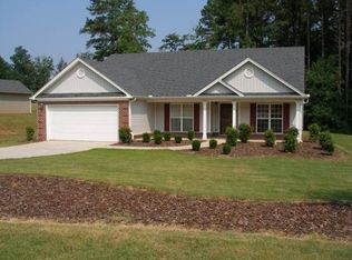 392 E Sycamore Dr, Winder, GA