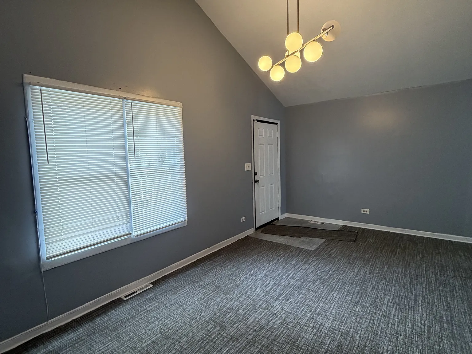 3 bed, 1241 sqft, $1,800 — Photo 2
