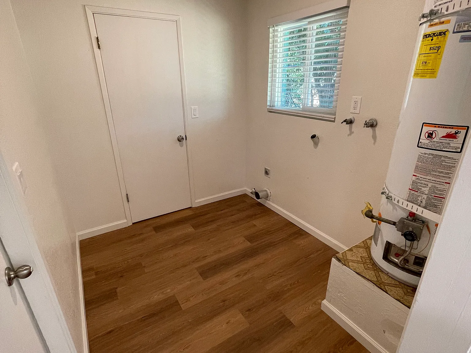 2 bed, 1000 sqft, $1,300 — Photo 4