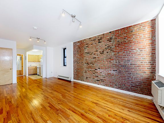 4th image of 450 W 55th St APT 3RE