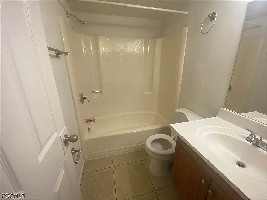 2 bed, 2.0 bath, 752 sqft, $1,200 — Photo 3