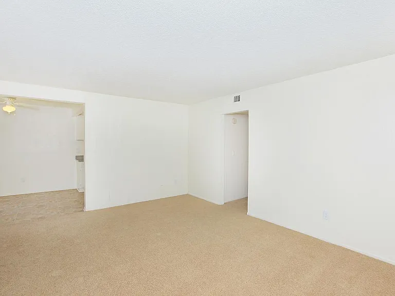 Five Coves Apartment Homes — Photo 36