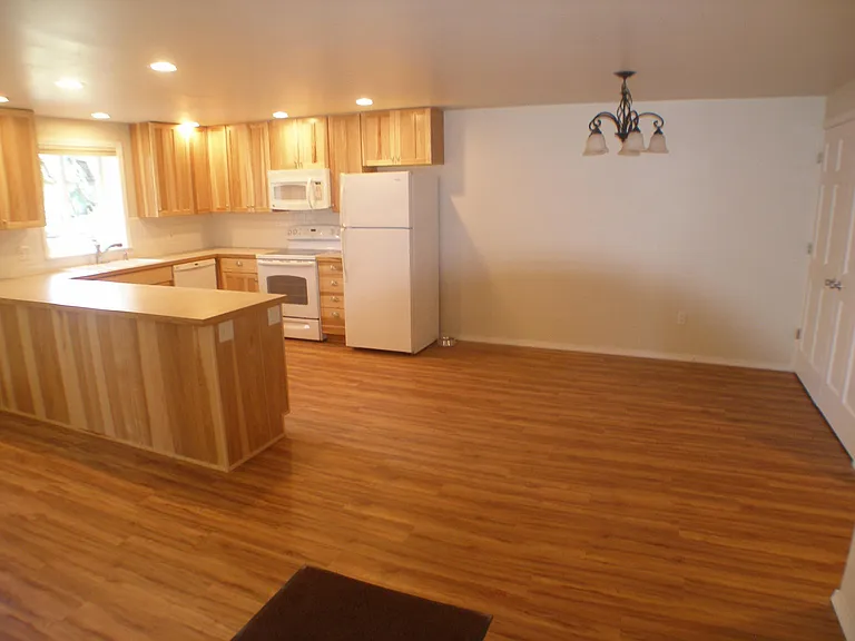 484 Grow Pl NW #LOWER — Photo 5
