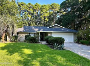 37 Wade Hampton Dr, Beaufort, SC 29907