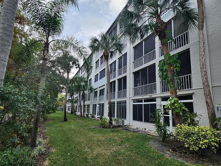 3064 Lake Bayshore Dr #115 — Photo 13