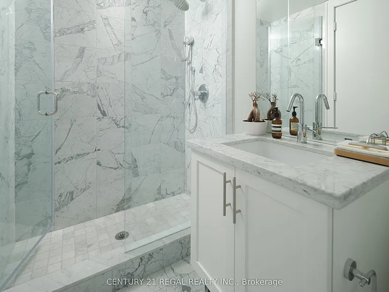 29 Queens Quay E #1014 — Photo 22