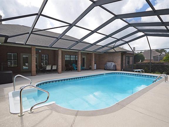 2nd image of 5747 Tamarack Dr