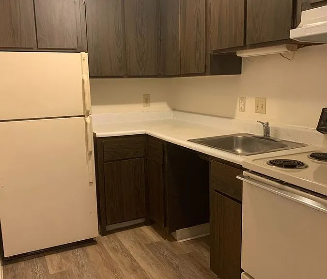 1454 W River Rd N #G — Photo 3