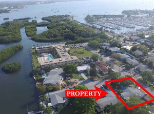 2716 45th St S, Gulfport, FL 33711